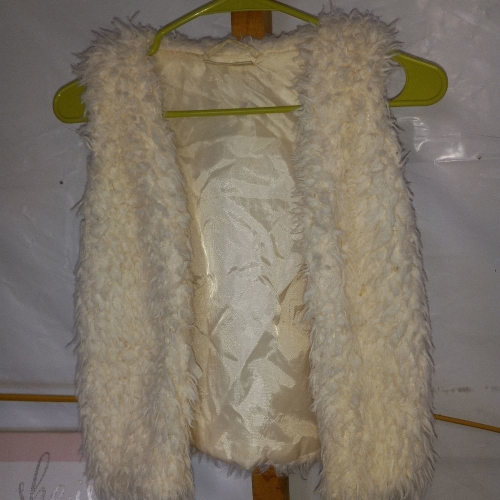 BOBBIE BROOKS YOUTH FAUX FUR VEST